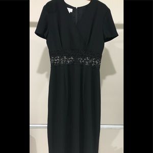 Maggy London Women’s black/lace dress - Size 12